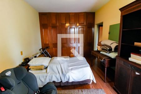 Casa para alugar com 557m², 4 quartos e 4 vagas Casa para alugar com 557m², 4 quartos e 4 vagasSuíte 2 - armários