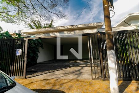 Casa para alugar com 557m², 4 quartos e 4 vagas Casa para alugar com 557m², 4 quartos e 4 vagasGaragem
