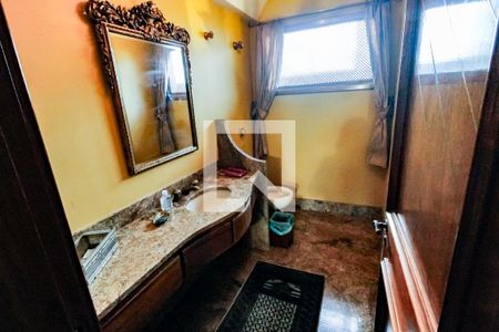 Casa para alugar com 557m², 4 quartos e 4 vagas Casa para alugar com 557m², 4 quartos e 4 vagasLavabo