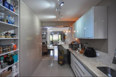 Apartamento à venda com 150m², 3 quartos e 2 vagasCozinha