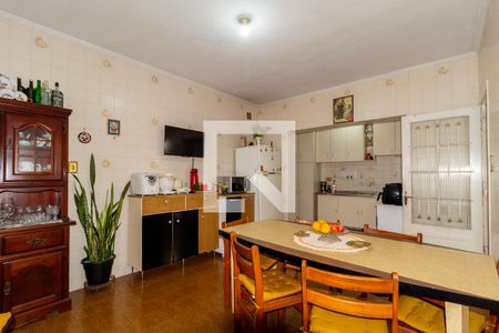 Casa à venda com 320m², 4 quartos e 3 vagas Casa à venda com 320m², 4 quartos e 3 vagasCozinha