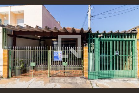 Casa à venda com 320m², 4 quartos e 3 vagas Casa à venda com 320m², 4 quartos e 3 vagasFachada