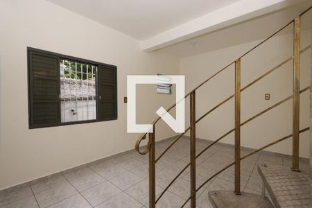 Casa à venda com 320m², 4 quartos e 3 vagas Casa à venda com 320m², 4 quartos e 3 vagasCasa 2 - Sala