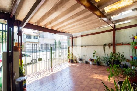 Casa à venda com 320m², 4 quartos e 3 vagas Casa à venda com 320m², 4 quartos e 3 vagasGaragem