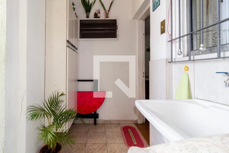 Casa à venda com 320m², 4 quartos e 3 vagas Casa à venda com 320m², 4 quartos e 3 vagasÁrea de Serviço