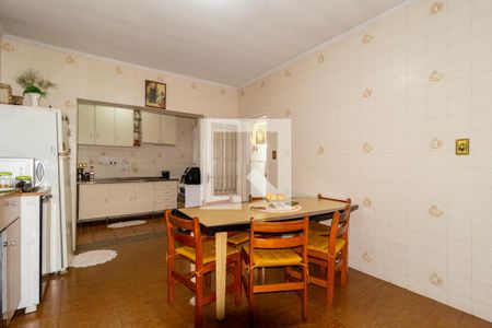 Casa à venda com 320m², 4 quartos e 3 vagas Casa à venda com 320m², 4 quartos e 3 vagasCozinha