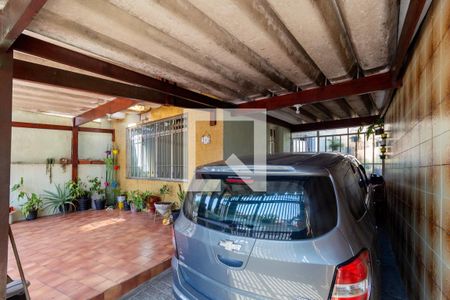 Casa à venda com 320m², 4 quartos e 3 vagas Casa à venda com 320m², 4 quartos e 3 vagasGaragem