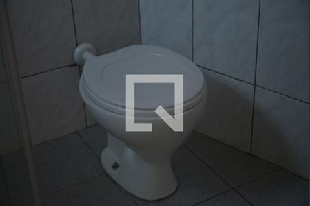 Casa à venda com 300m², 3 quartos e 4 vagasEdícula - Banheiro