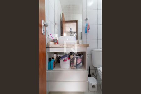 Apartamento à venda com 75m², 2 quartos e 2 vagasBanheiro da suíte 