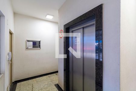 Apartamento à venda com 75m², 2 quartos e 2 vagasHall de entrada