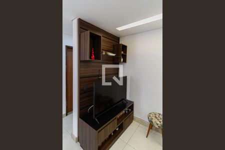 Sala de apartamento à venda com 2 quartos, 75m² em Castelo, Belo Horizonte