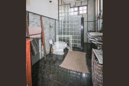 Casa à venda com 240m², 3 quartos e 3 vagasBanheiro