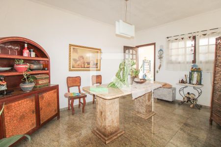 Casa à venda com 240m², 3 quartos e 3 vagasSala 