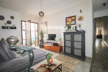 Casa à venda com 240m², 3 quartos e 3 vagasSala 