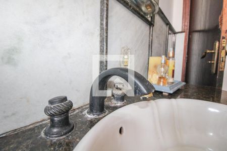 Casa à venda com 240m², 3 quartos e 3 vagasBanheiro