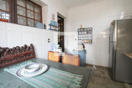 Casa à venda com 240m², 3 quartos e 3 vagasCozinha 