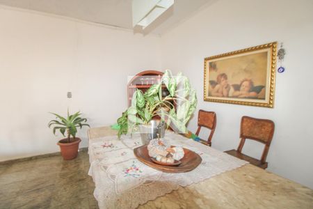 Casa à venda com 240m², 3 quartos e 3 vagasSala 