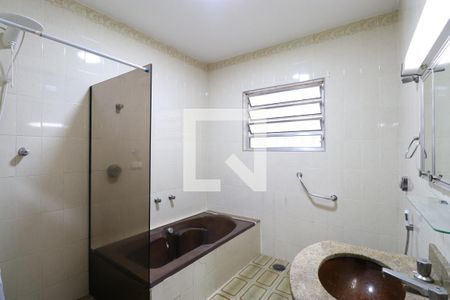 Casa para alugar com 159m², 4 quartos e 2 vagasBanheiro 1
