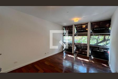 Apartamento à venda com 310m², 3 quartos e 2 vagasQuarto 2