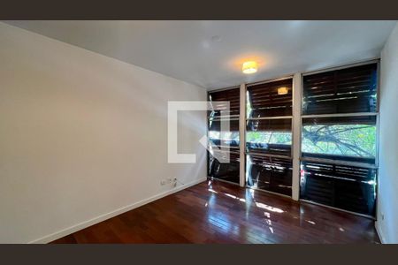 Apartamento à venda com 310m², 3 quartos e 2 vagasQuarto 2