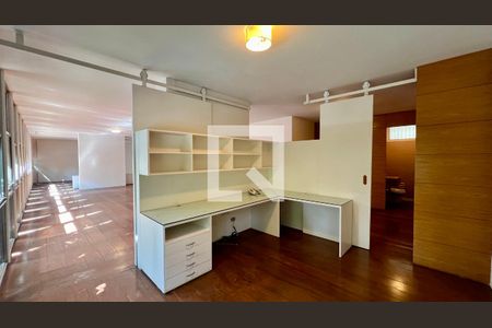 Apartamento à venda com 310m², 3 quartos e 2 vagasSala