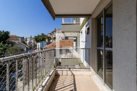 Apartamento à venda com 71m², 2 quartos e 1 vaga Apartamento à venda com 71m², 2 quartos e 1 vagaQuarto Suíte Varanda