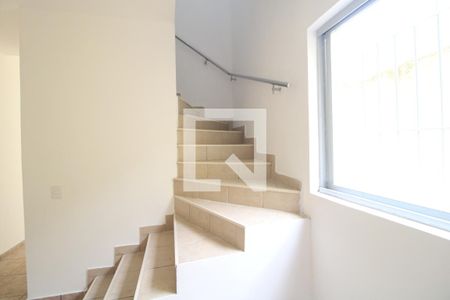 Escada de casa à venda com 3 quartos, 125m² em Jardim Consorcio, São Paulo