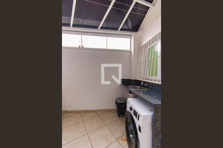 Casa de condomínio à venda com 93m², 3 quartos e 1 vaga Casa de condomínio à venda com 93m², 3 quartos e 1 vagaLavanderia