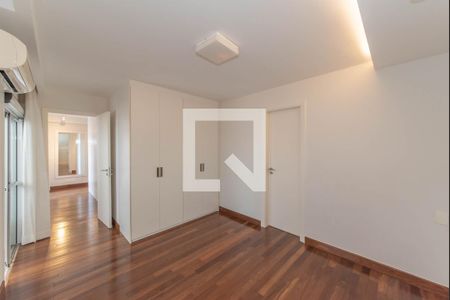Apartamento à venda com 256m², 3 quartos e 4 vagasSuíte 2