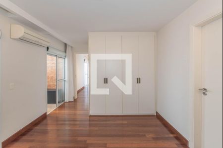Apartamento à venda com 256m², 3 quartos e 4 vagasSuíte 2