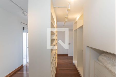 Apartamento à venda com 256m², 3 quartos e 4 vagasCloset da Suíte 2