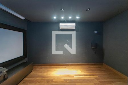 Apartamento à venda com 256m², 3 quartos e 4 vagasQuarto 1 - Cinema