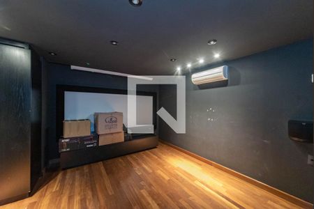 Apartamento à venda com 256m², 3 quartos e 4 vagasQuarto 1 - Cinema