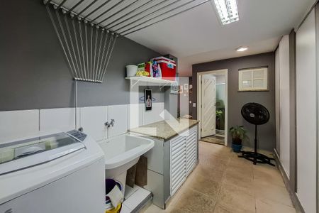 Casa à venda com 246m², 4 quartos e 2 vagasLavanderia