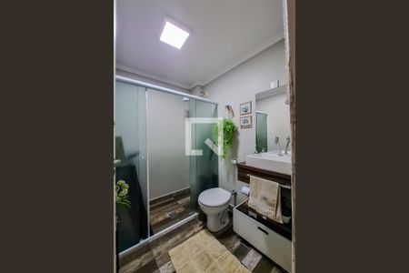 Casa à venda com 246m², 4 quartos e 2 vagasBanheiro de serviço