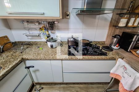 Casa à venda com 246m², 4 quartos e 2 vagascozinha