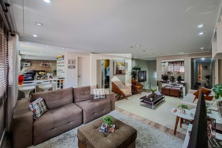 Casa à venda com 246m², 4 quartos e 2 vagassala estar tv