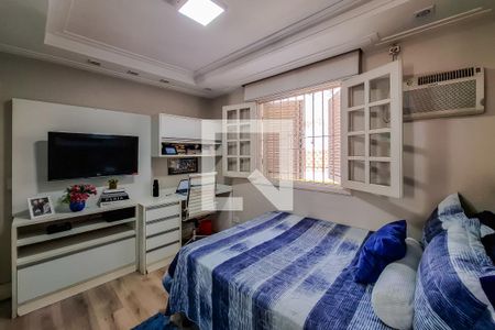 Casa à venda com 246m², 4 quartos e 2 vagasSuíte