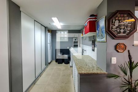 Casa à venda com 246m², 4 quartos e 2 vagasLavanderia