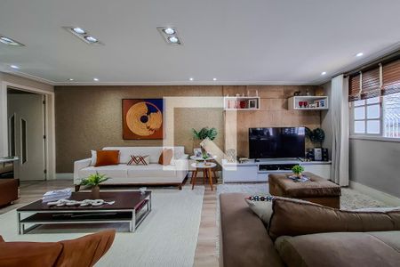 Casa à venda com 246m², 4 quartos e 2 vagassala estar tv