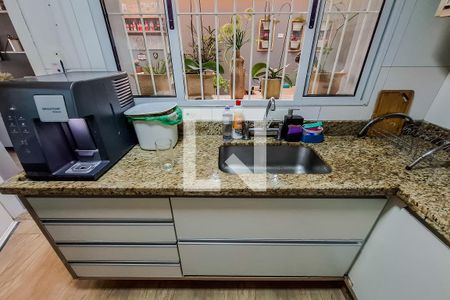 Casa à venda com 246m², 4 quartos e 2 vagascozinha