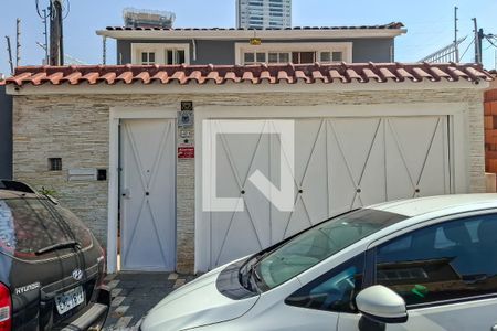 Casa à venda com 246m², 4 quartos e 2 vagasFachada