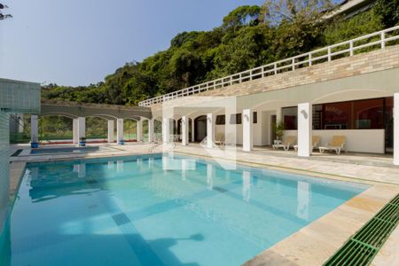 Casa de condomínio para alugar com 648m², 5 quartos e 4 vagasÁrea comum - Piscina