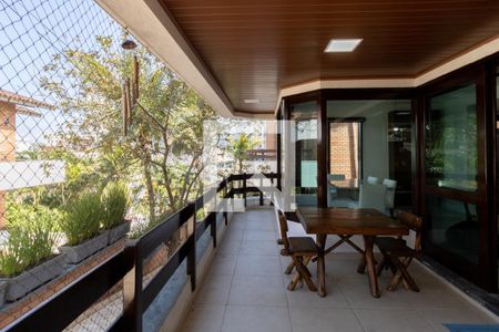 Casa de condomínio para alugar com 648m², 5 quartos e 4 vagasVaranda da Sala