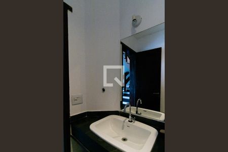 Casa de condomínio para alugar com 648m², 5 quartos e 4 vagasLavabo