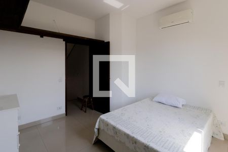 Casa de condomínio para alugar com 648m², 5 quartos e 4 vagasQuarto 3 - Suíte