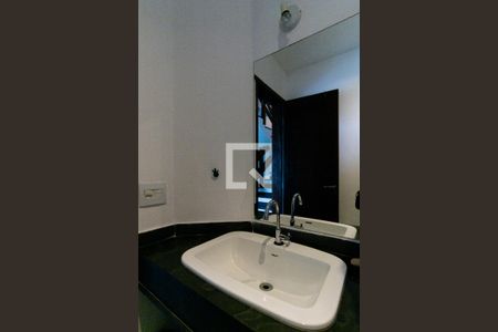 Casa de condomínio para alugar com 648m², 5 quartos e 4 vagasLavabo