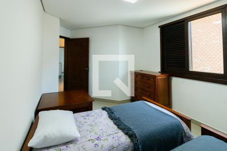 Casa de condomínio para alugar com 648m², 5 quartos e 4 vagasQuarto 1