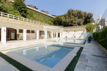Casa de condomínio para alugar com 648m², 5 quartos e 4 vagasÁrea comum - Piscina
