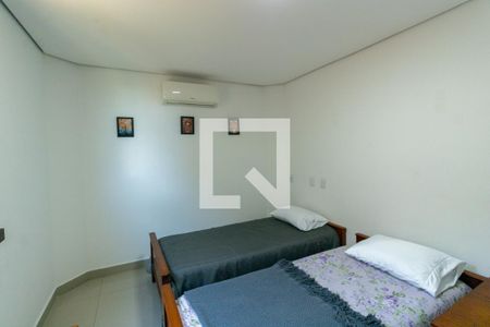 Casa de condomínio para alugar com 648m², 5 quartos e 4 vagasQuarto 1